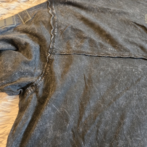 BKE Gray Tee Shirt Size Large - Picture 14 of 14